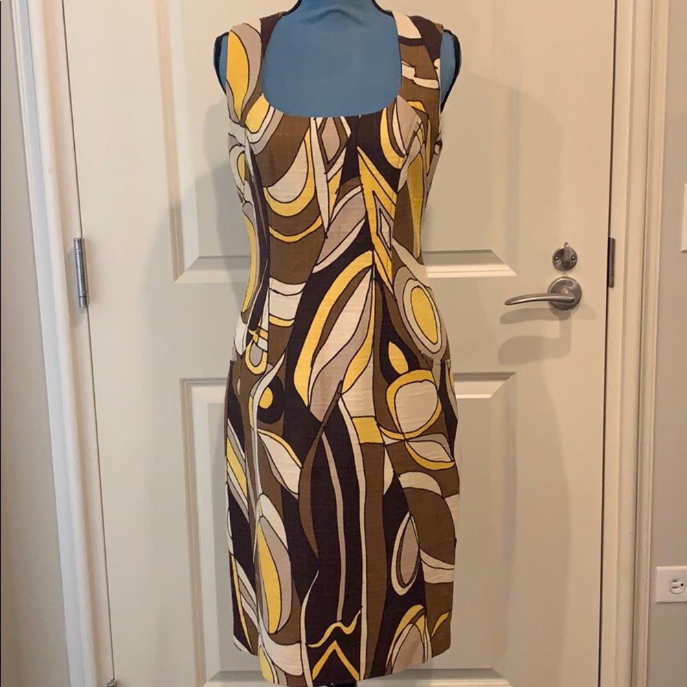 Sleeveless knee length dress